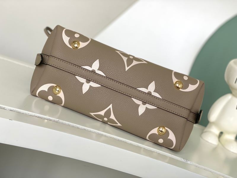 Louis Vuitton Hobo Bags